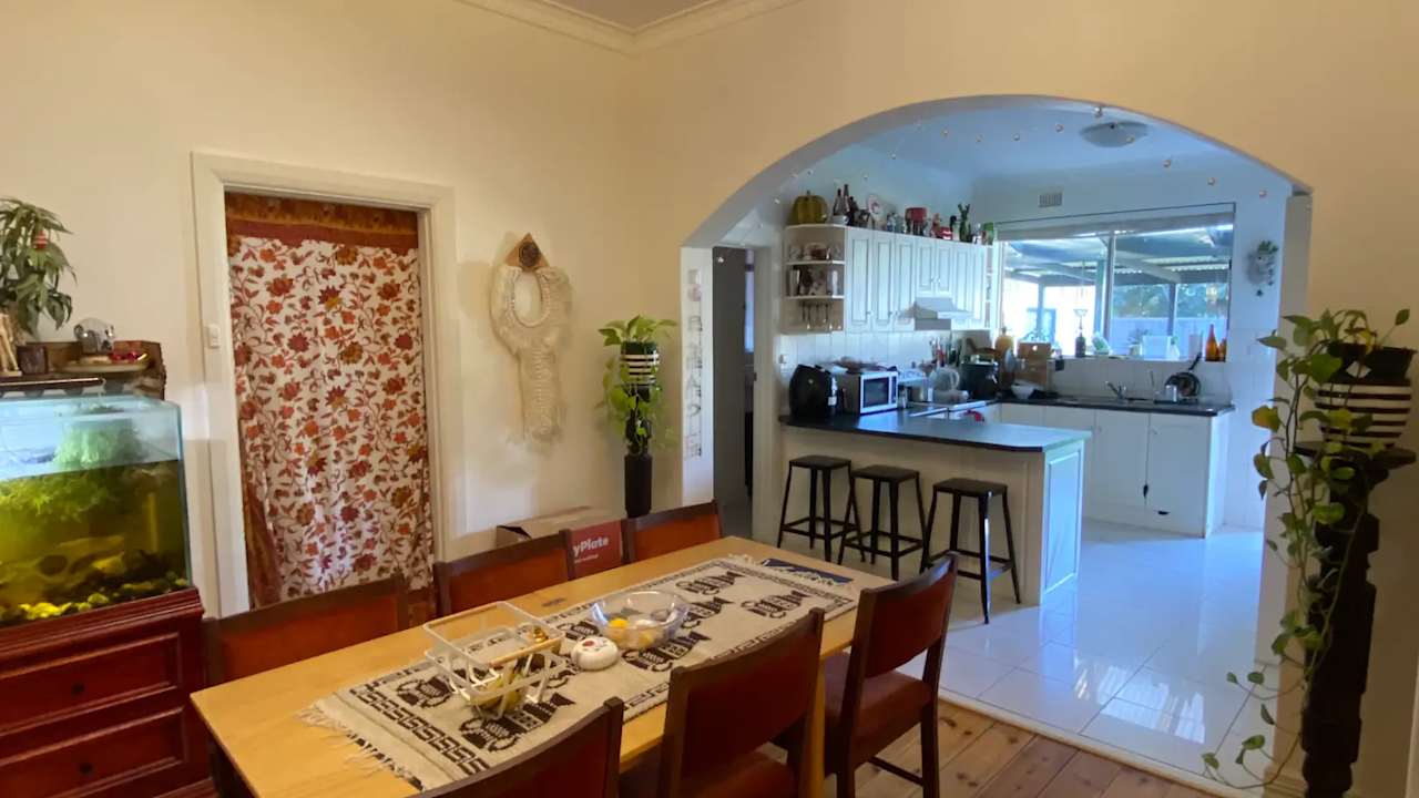 Room in a share house