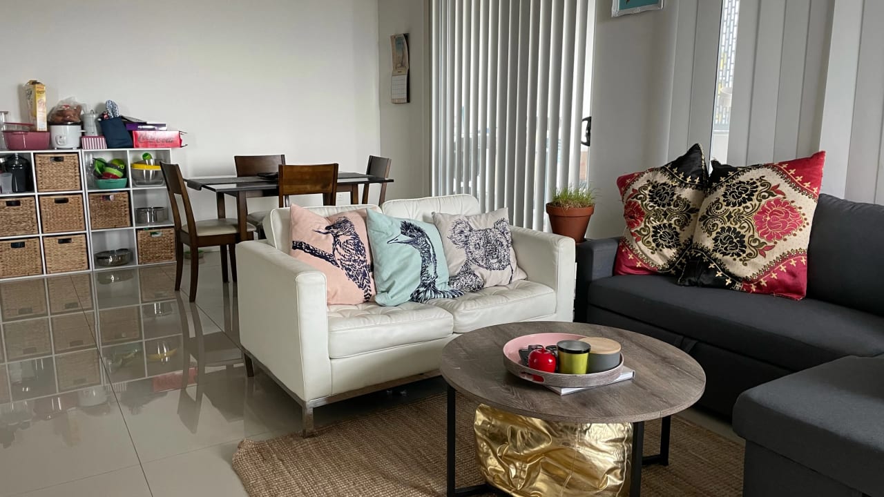 Furnished room in a flatshare