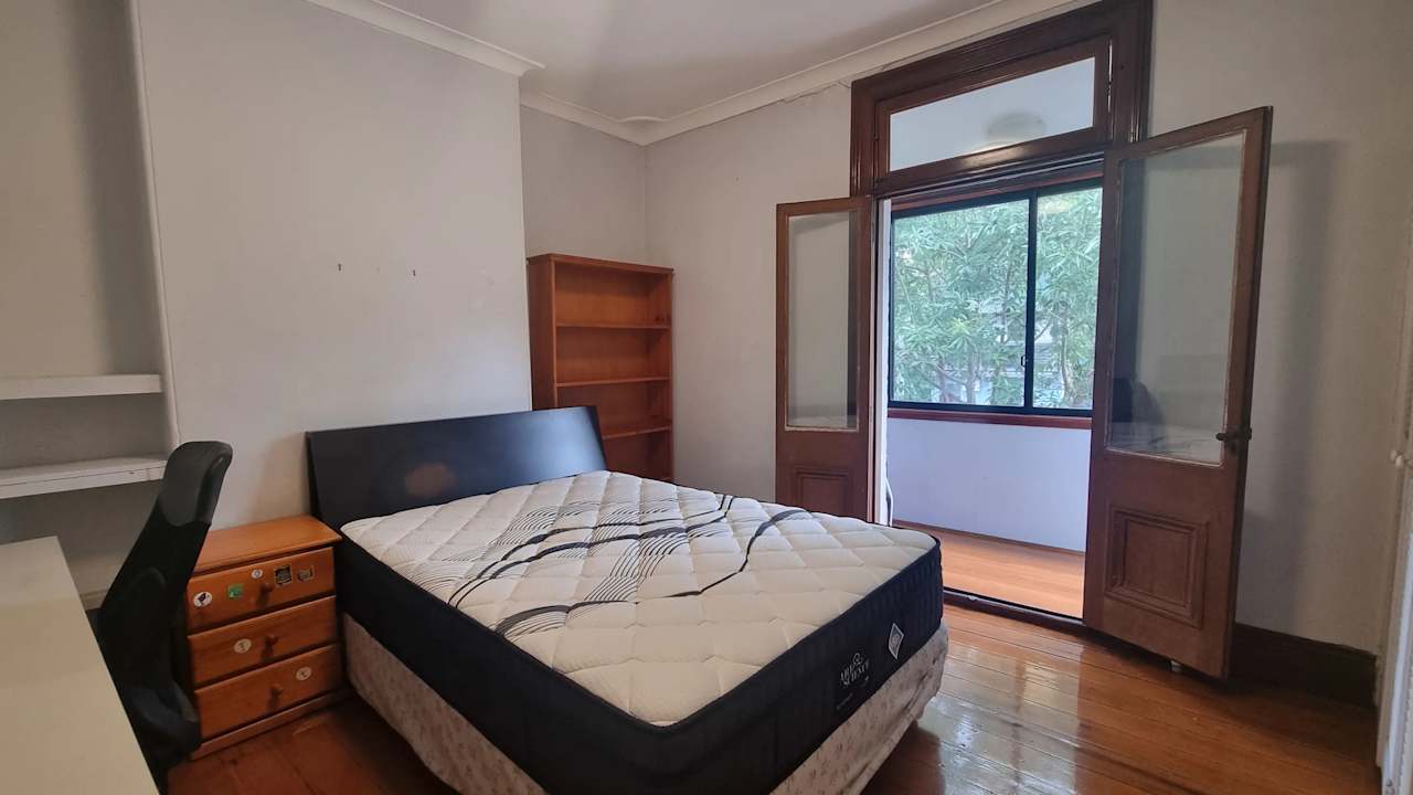 Furnished room in a share house