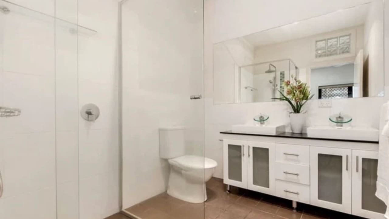 Furnished room with ensuite in a share house