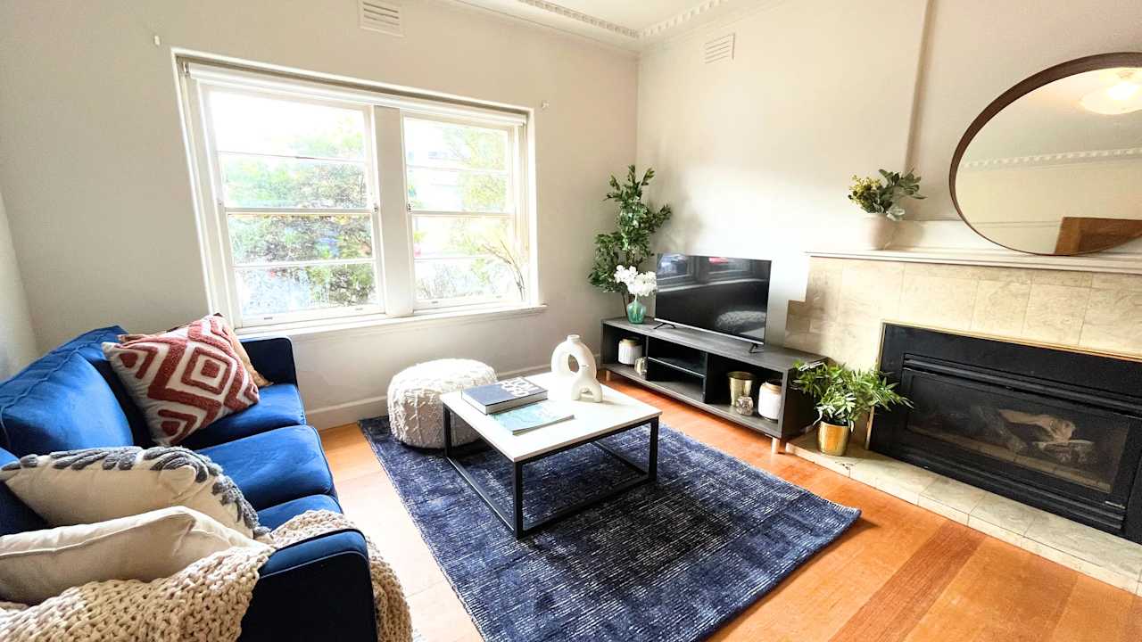 Furnished room in a flatshare