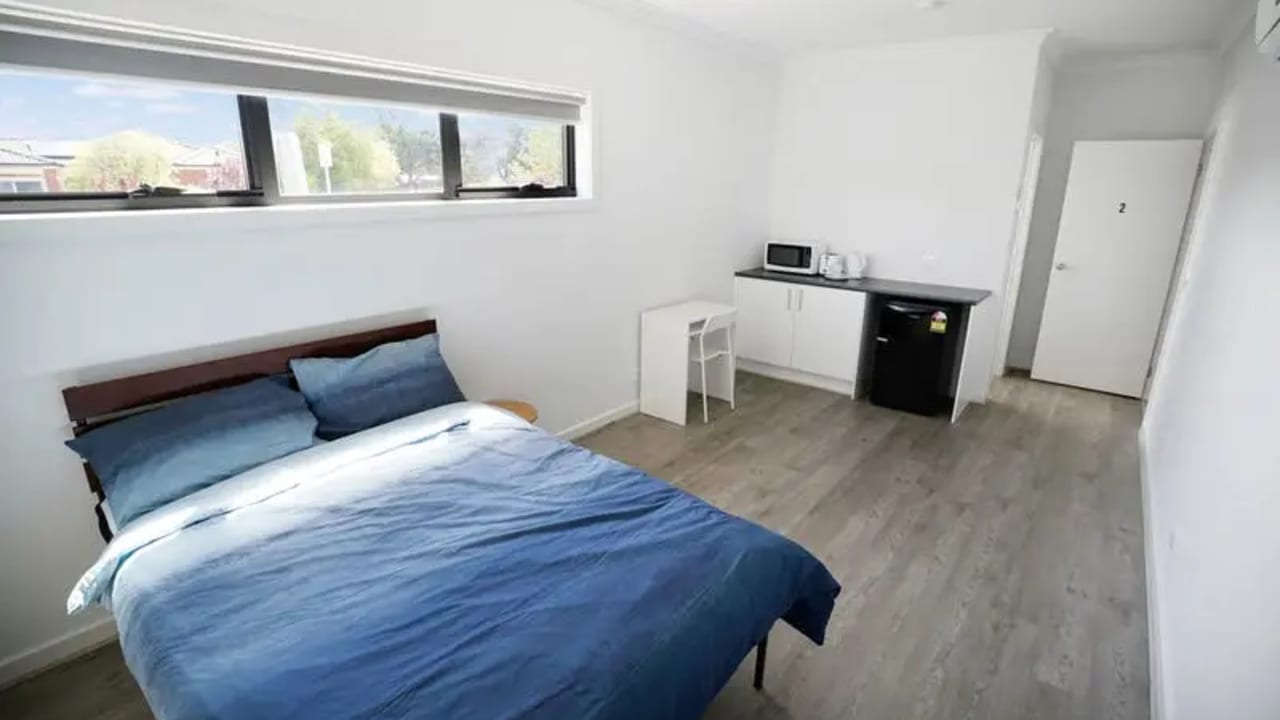 Furnished room with own bathroom
