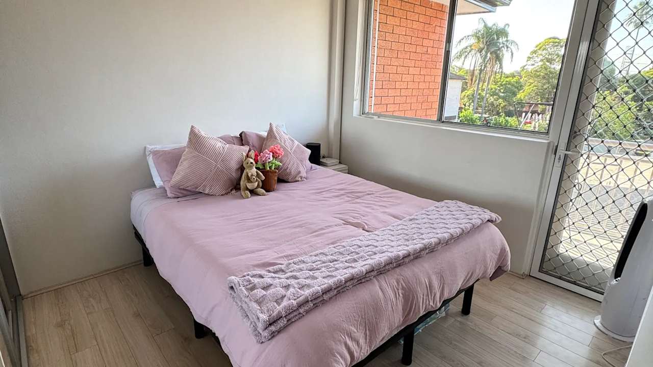 Furnished room in a flatshare