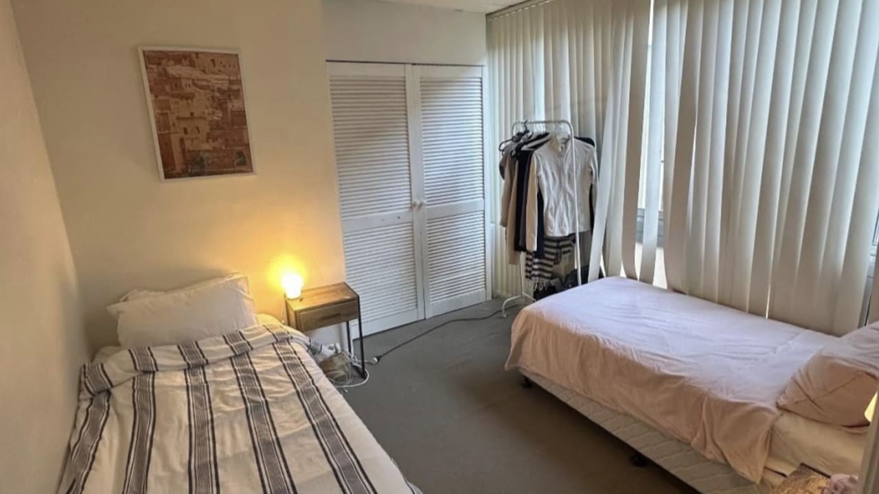 Furnished room in a flatshare
