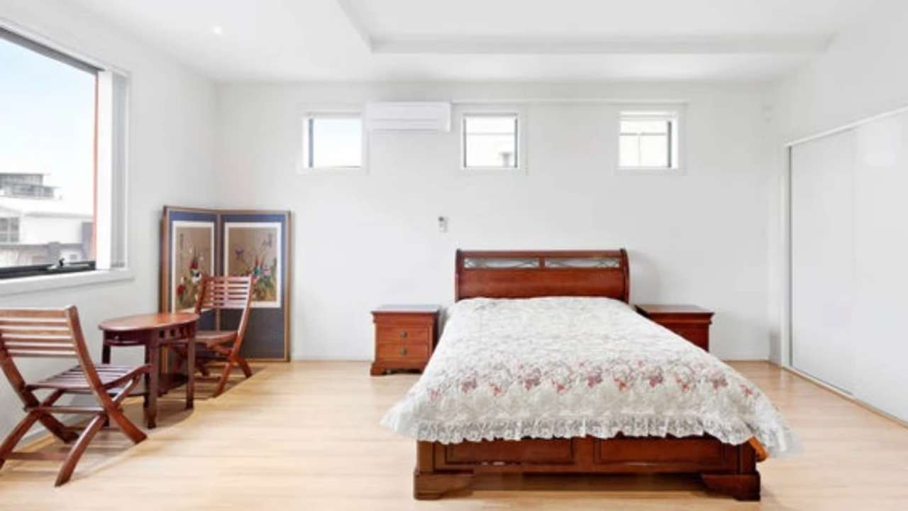 Furnished room with ensuite in a share house