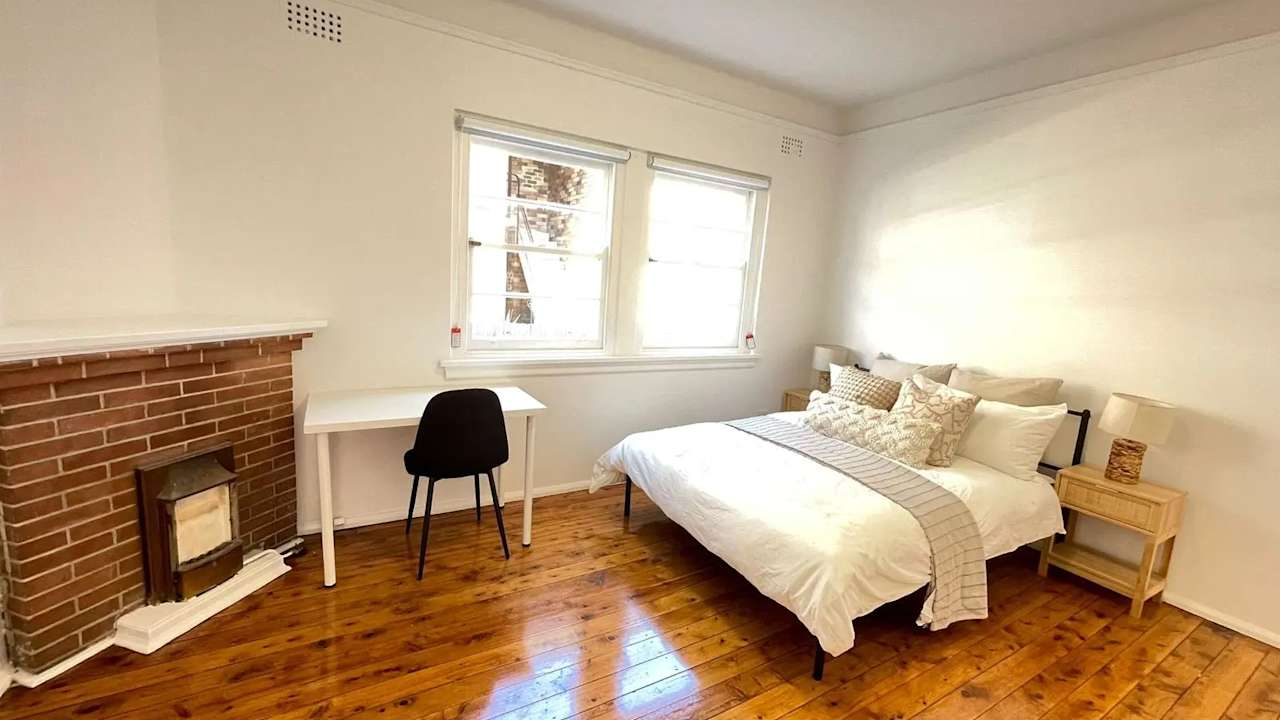 Room in a share house