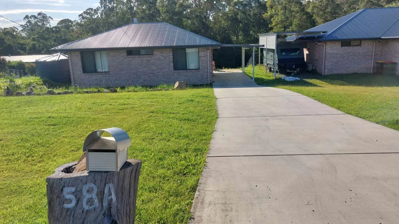 Whole property with 2 rooms for rent