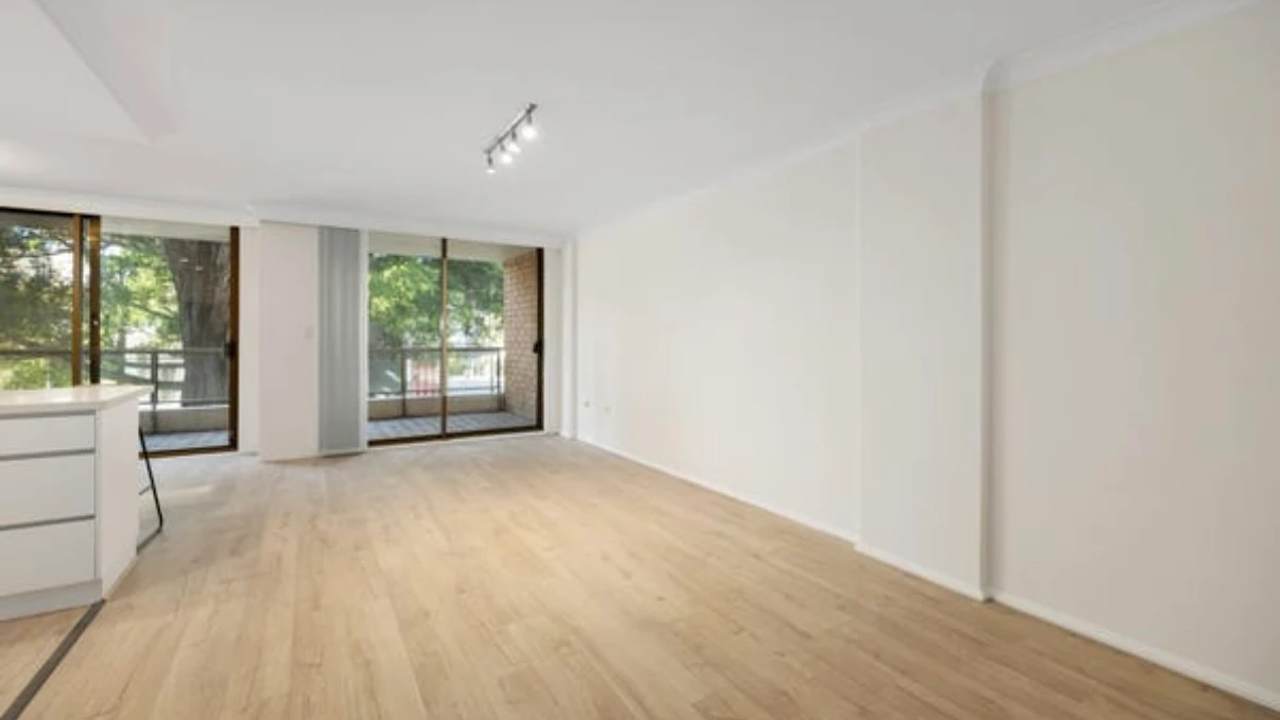 Unfurnished room in a flatshare