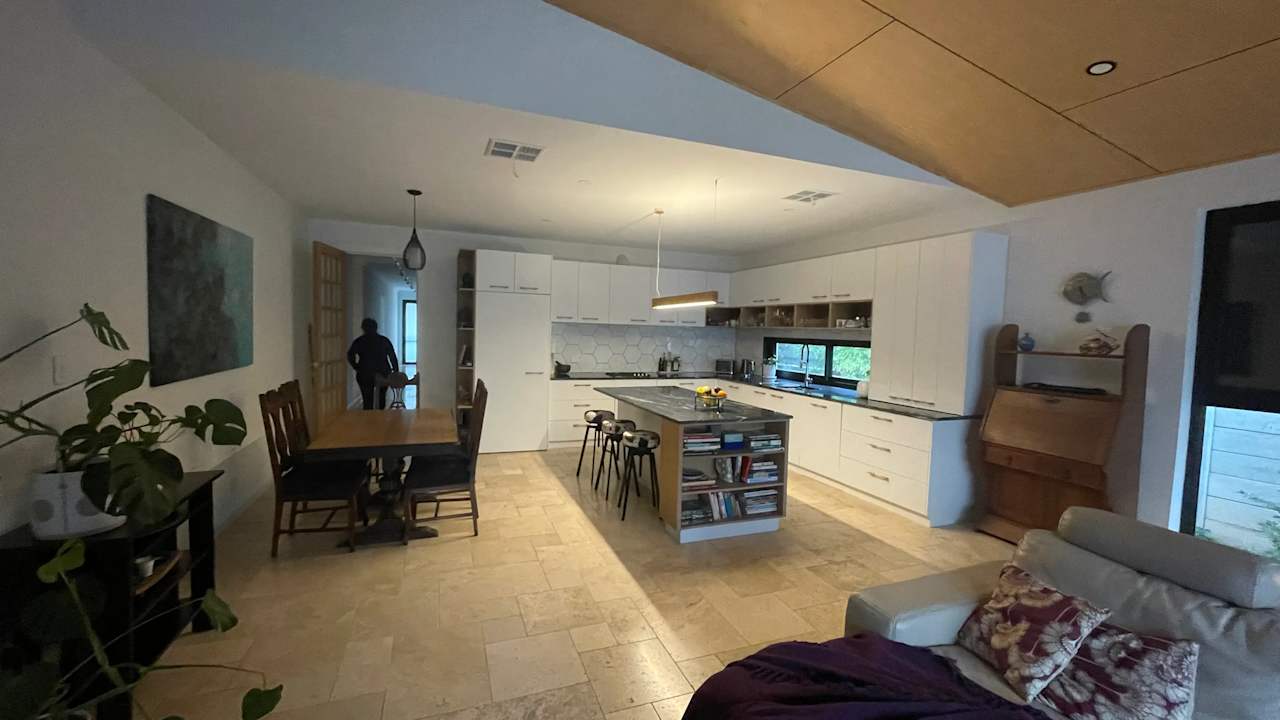 Room in a share house