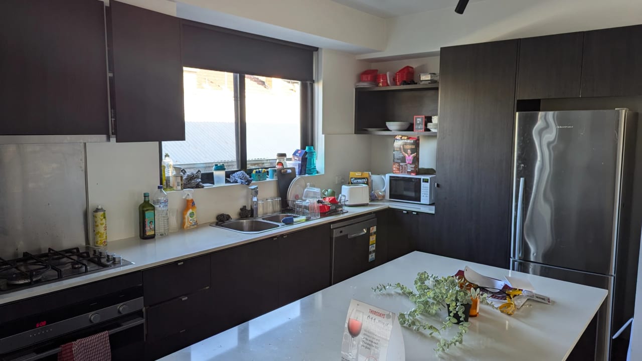 Furnished room in a flatshare