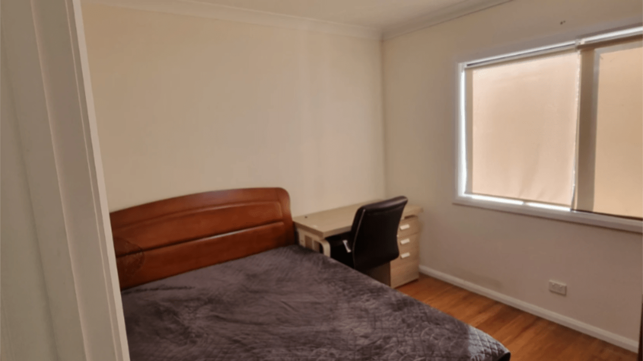 Room in a share house