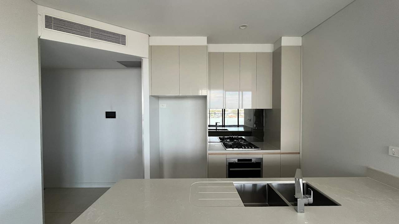 Whole property with 1 room for rent