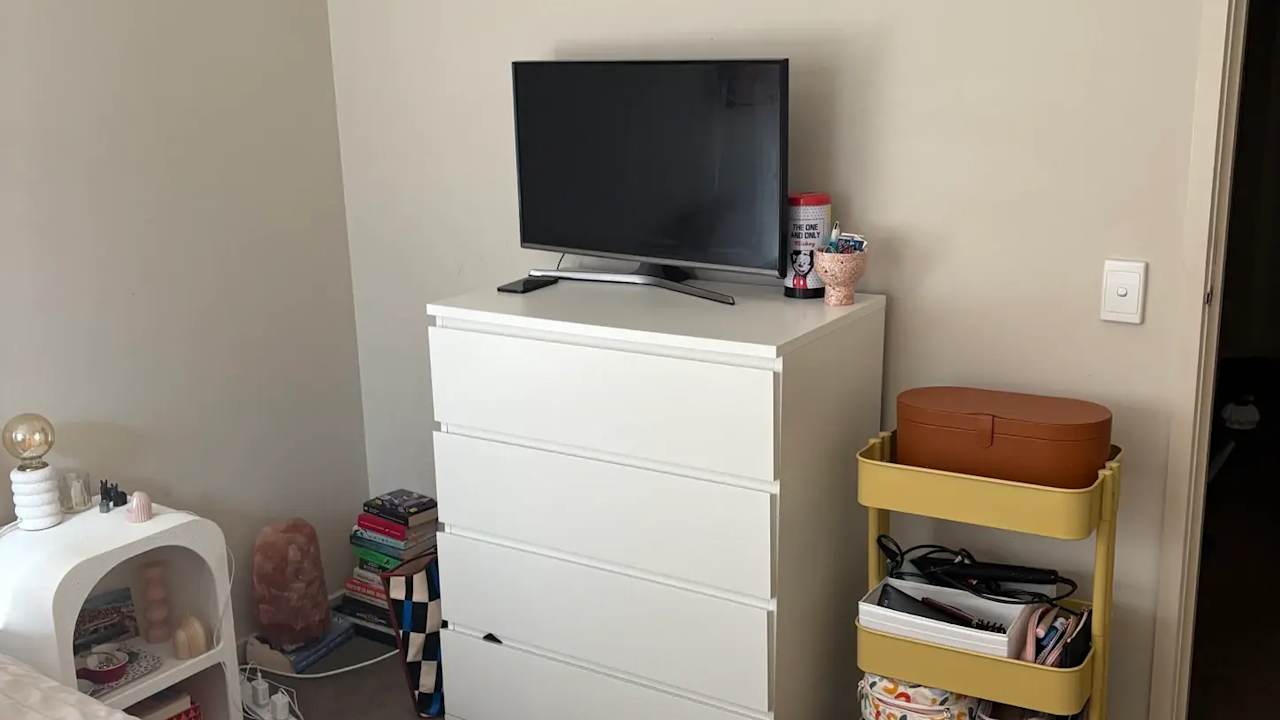 Unfurnished room with own bathroom