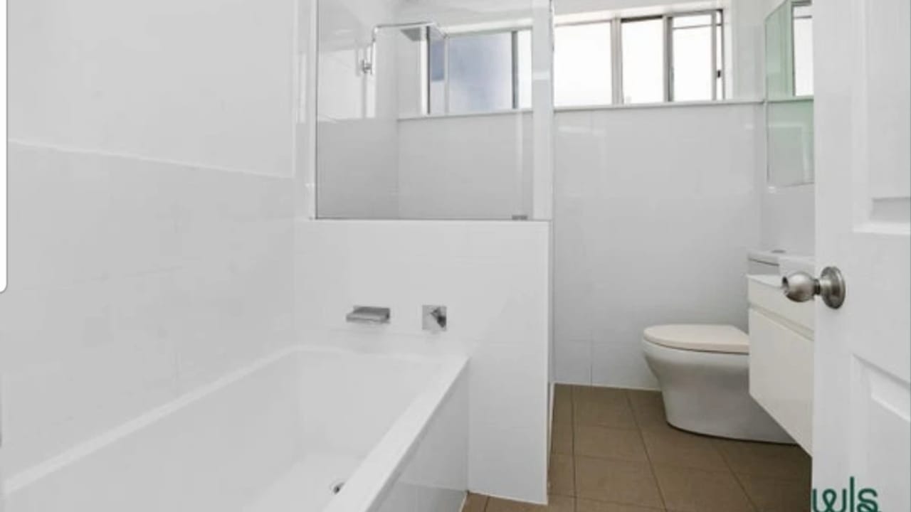 Room in a share house