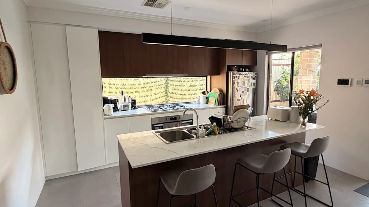 Furnished room in a share house