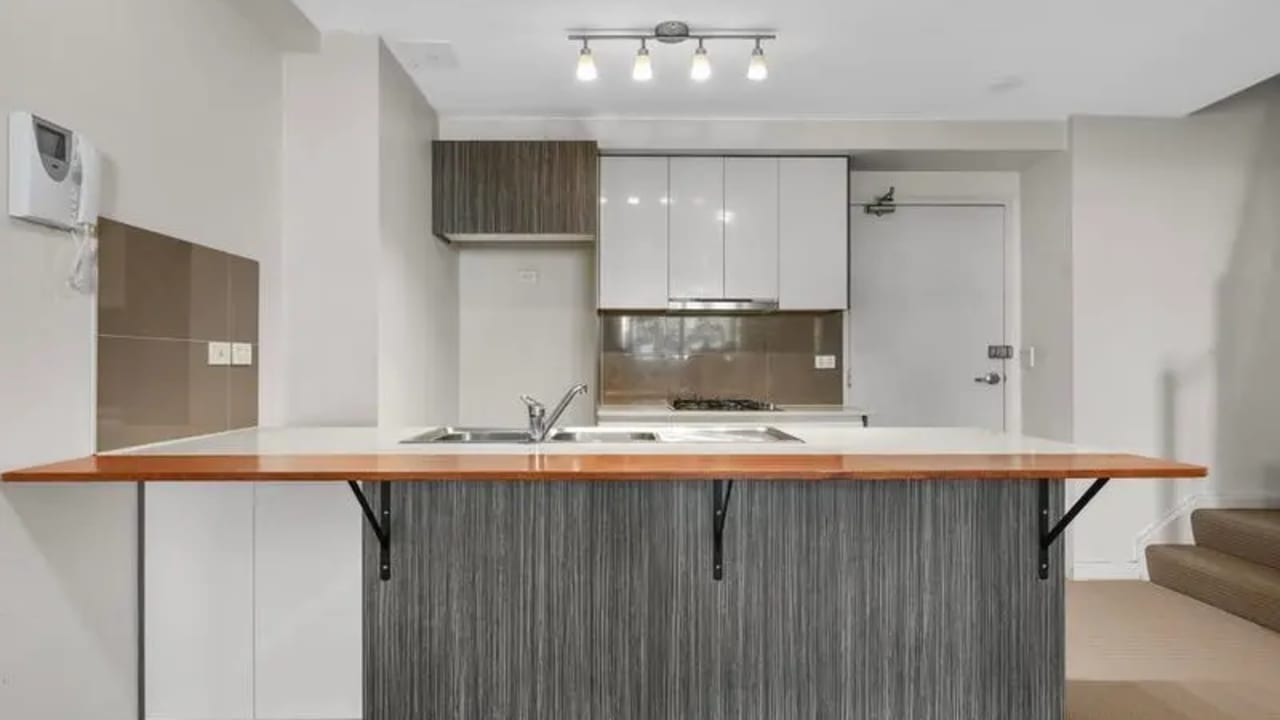 Furnished room with ensuite in a flatshare