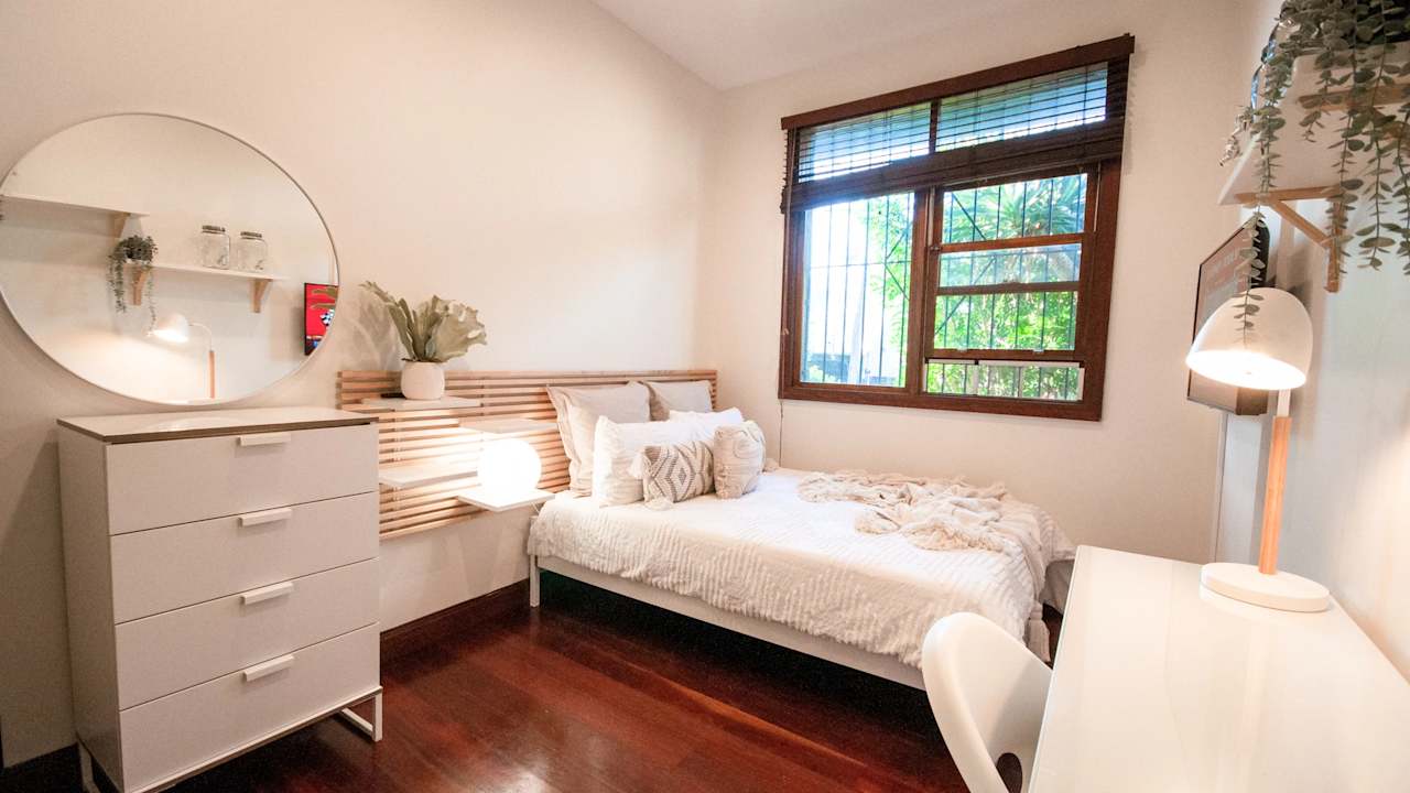 Furnished room in a share house