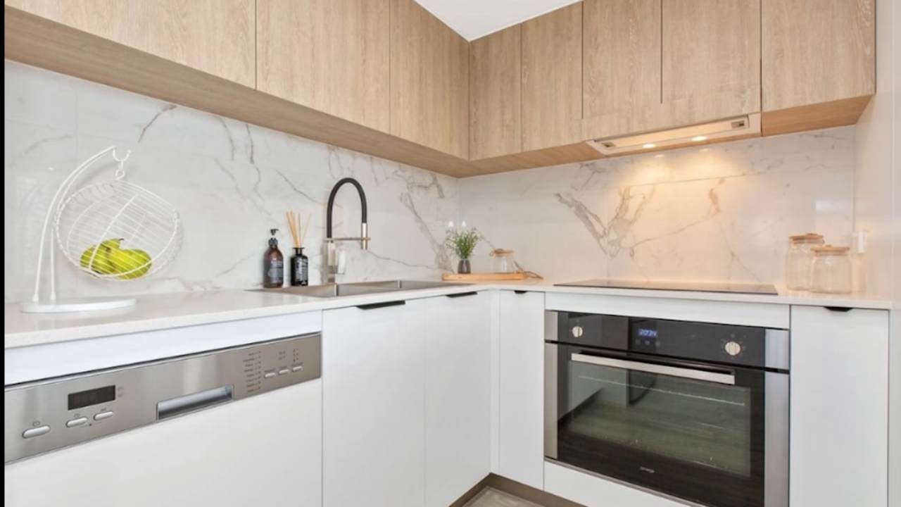 Furnished room with ensuite in a flatshare