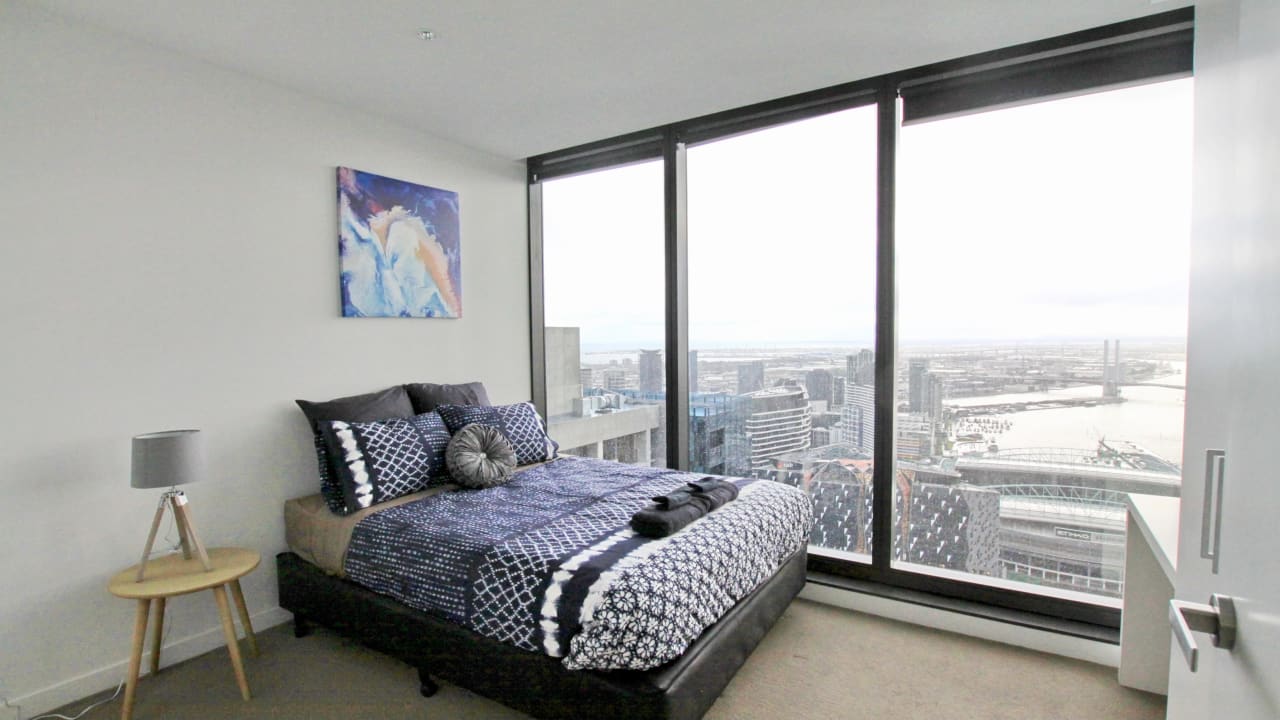 Furnished room with ensuite in a flatshare