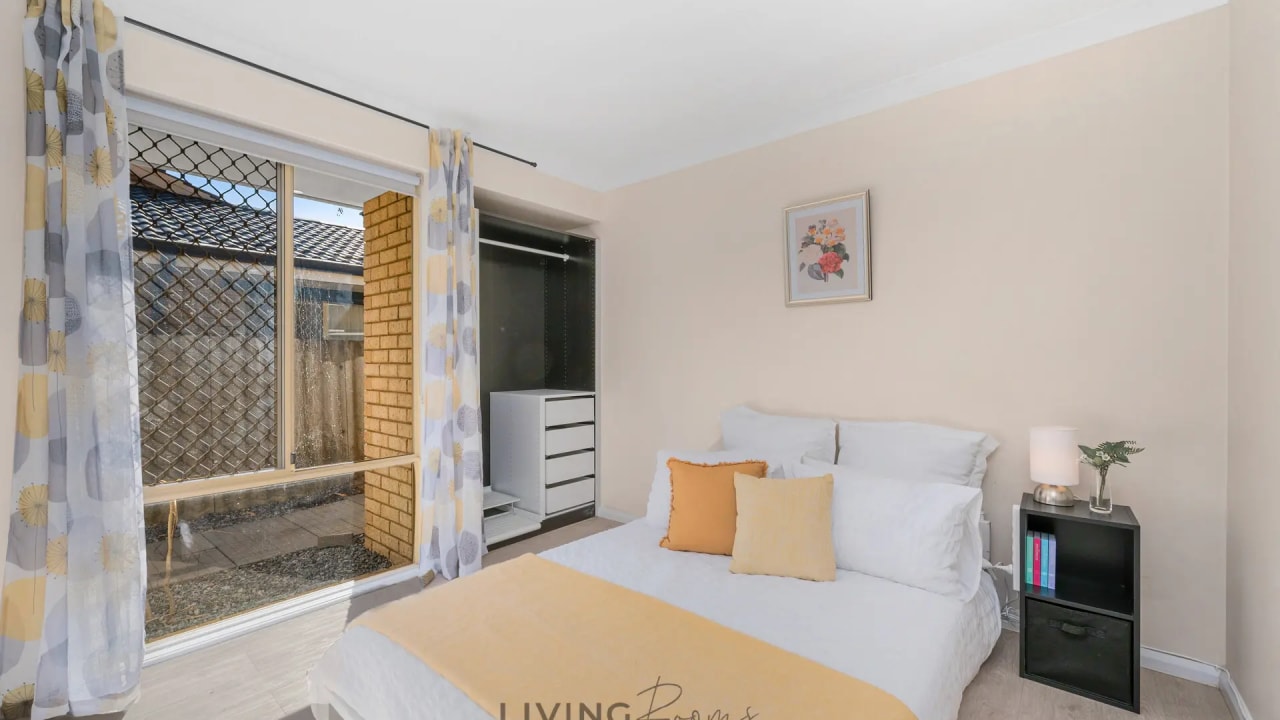 Furnished room in a share house