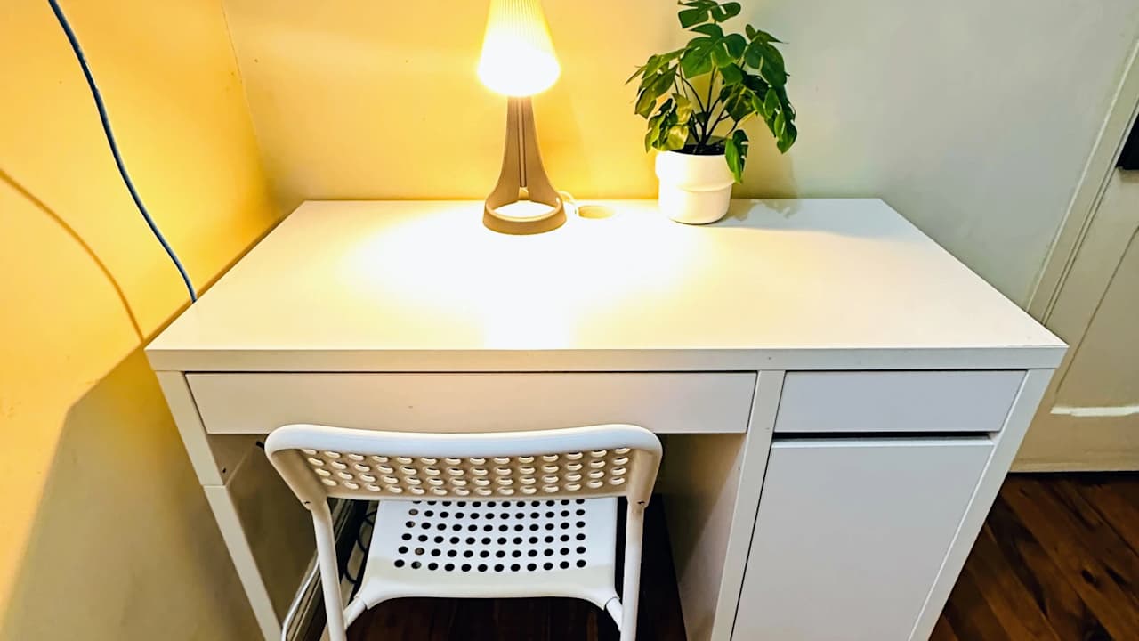 Furnished room in a share house
