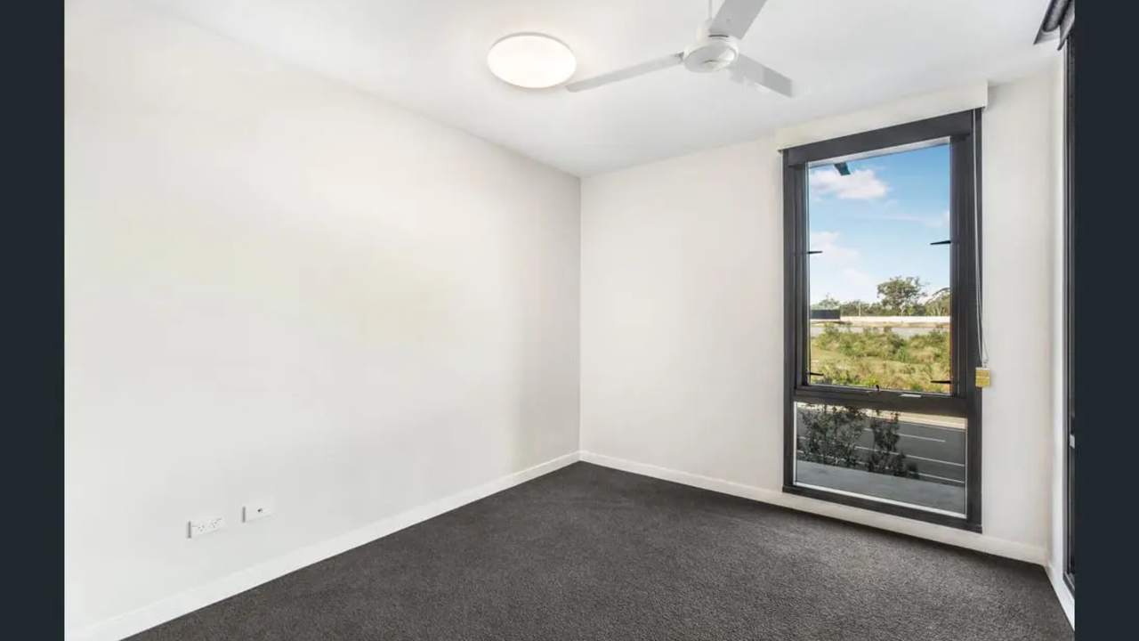 Unfurnished room with own bathroom