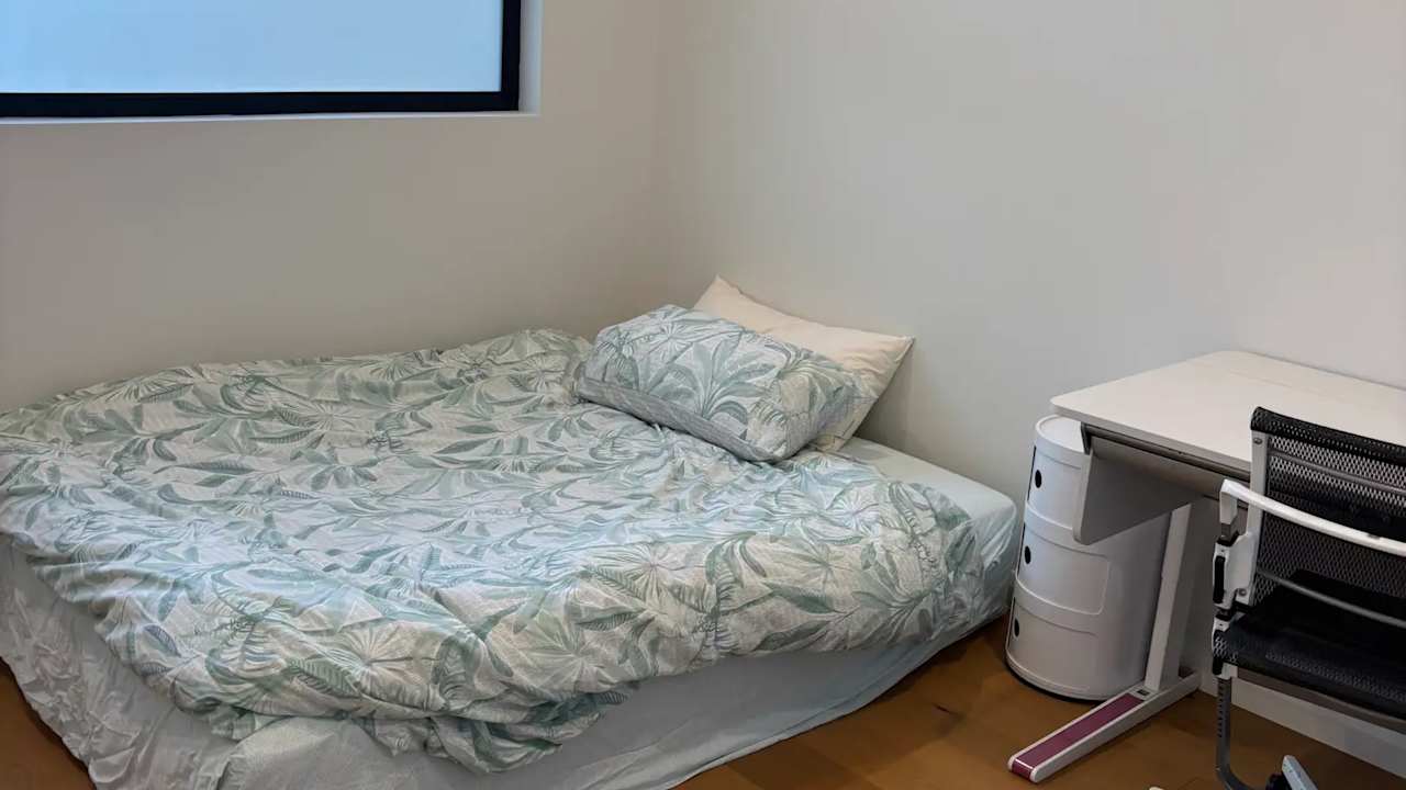 Room in a share house