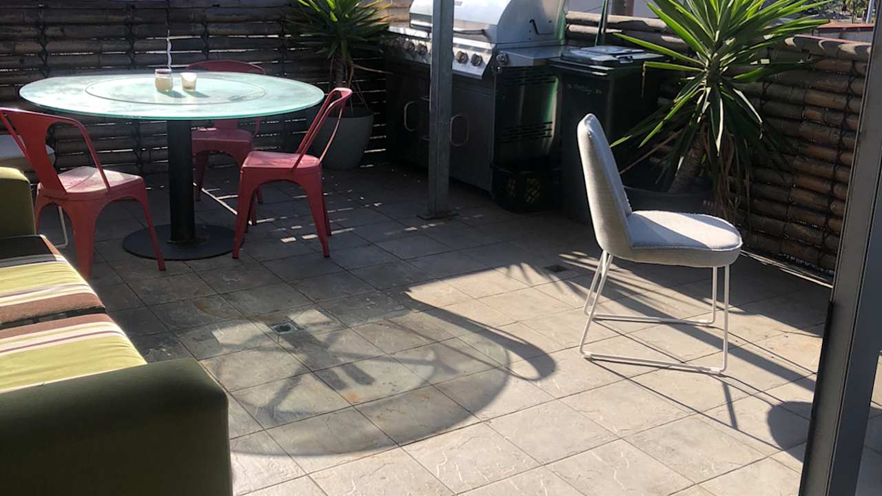 Whole property with 3 rooms for rent