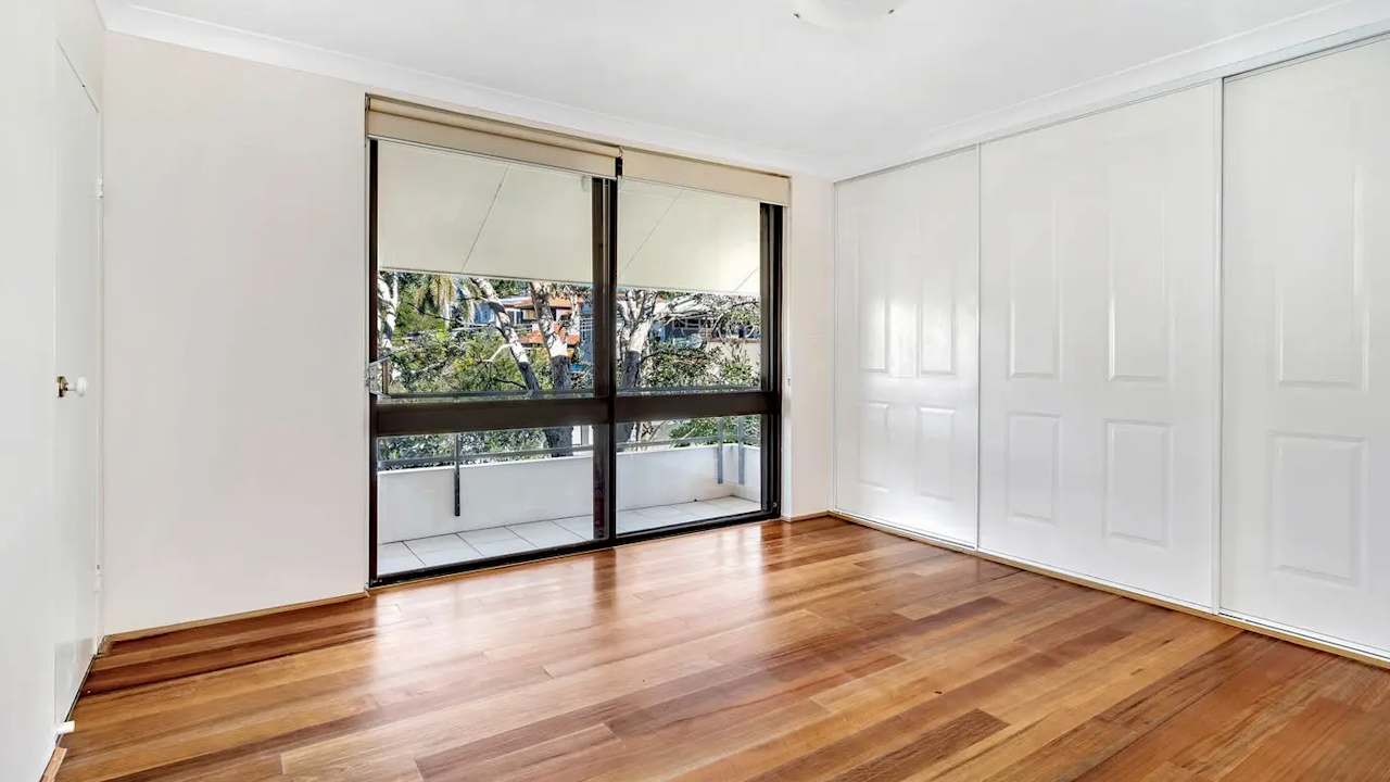 Unfurnished room with ensuite in a flatshare