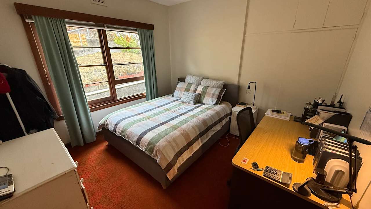 Unfurnished room in a share house