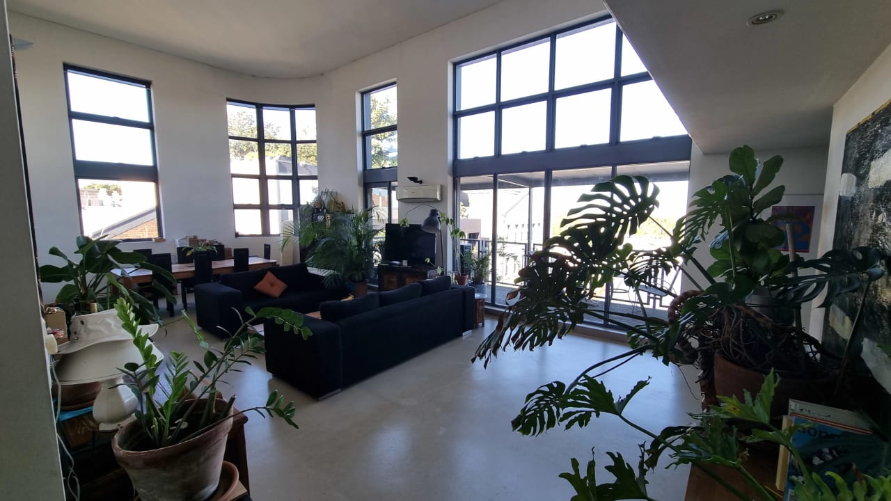 Furnished room with ensuite in a flatshare