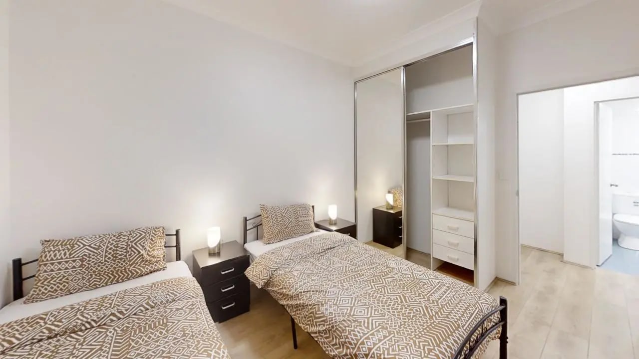 Furnished room in a flatshare