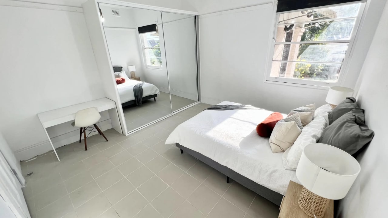 Room in a share house