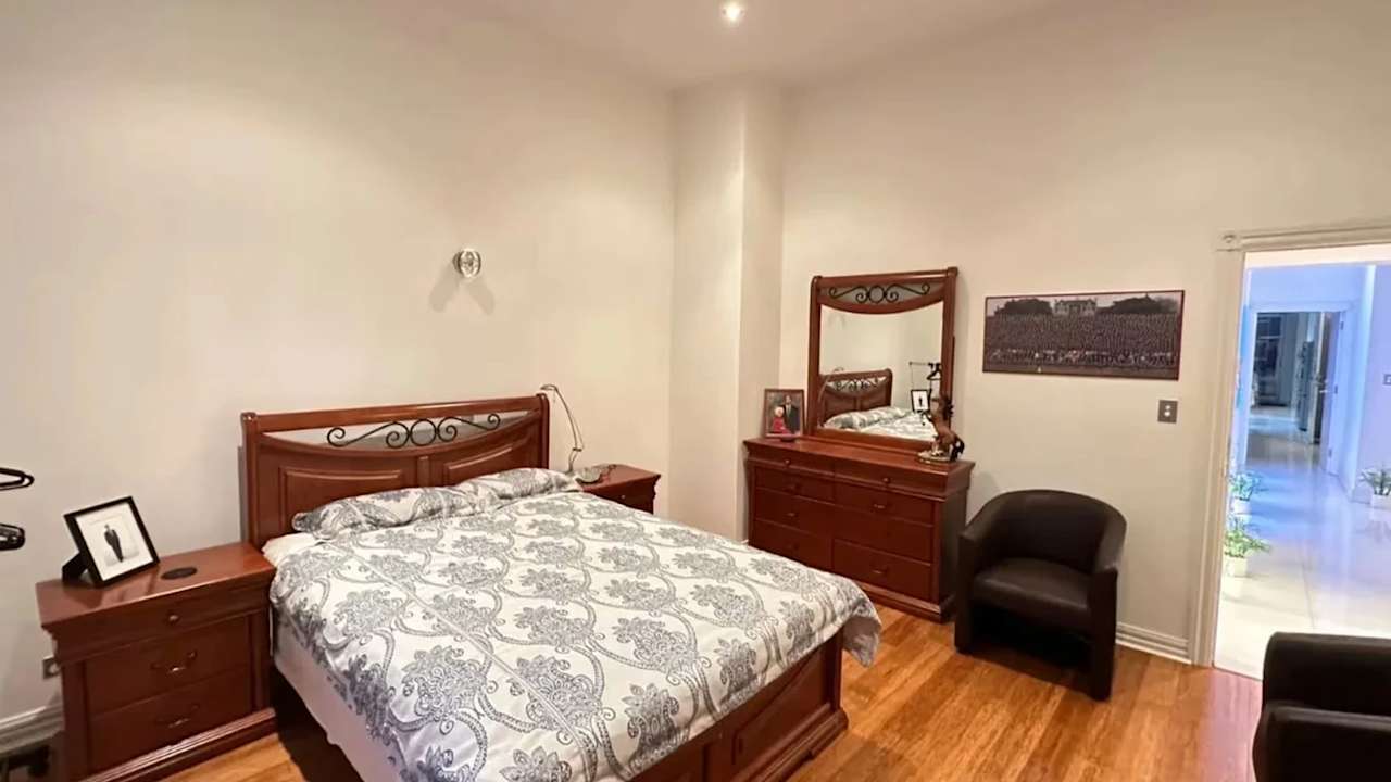 Furnished room in a flatshare