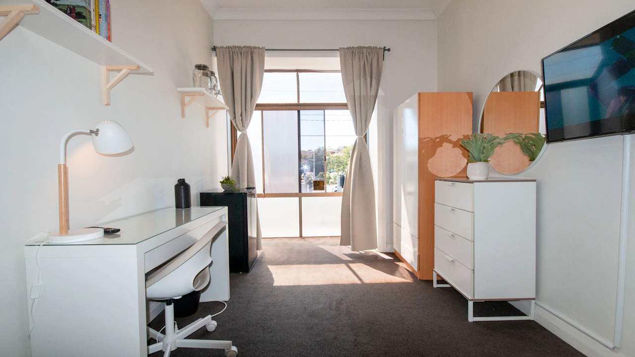 Furnished room in a share house