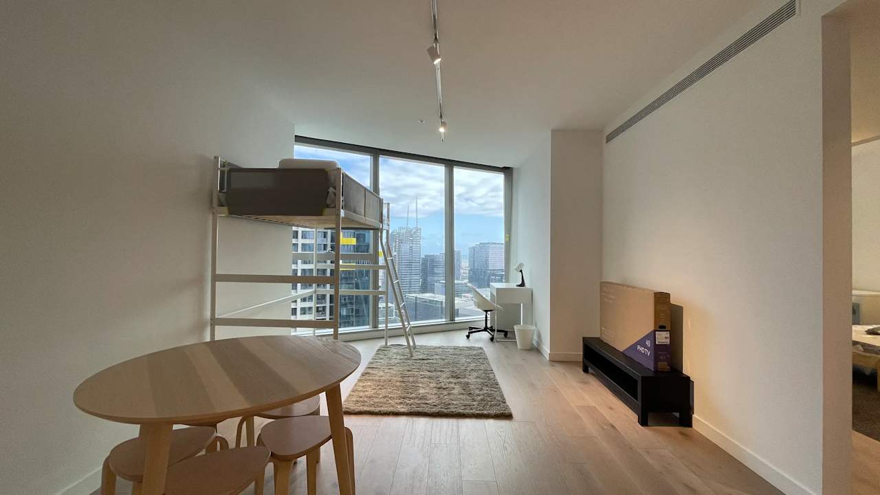 Furnished room in a flatshare