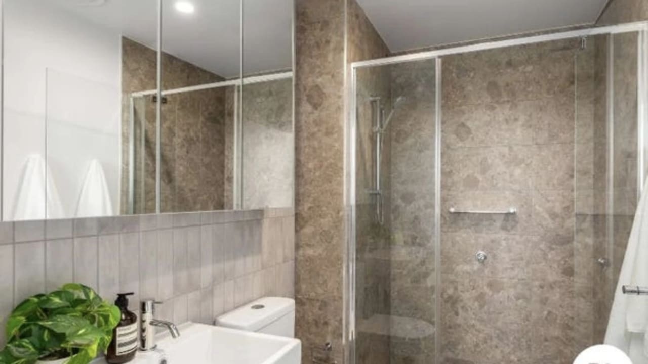 Furnished room with own bathroom