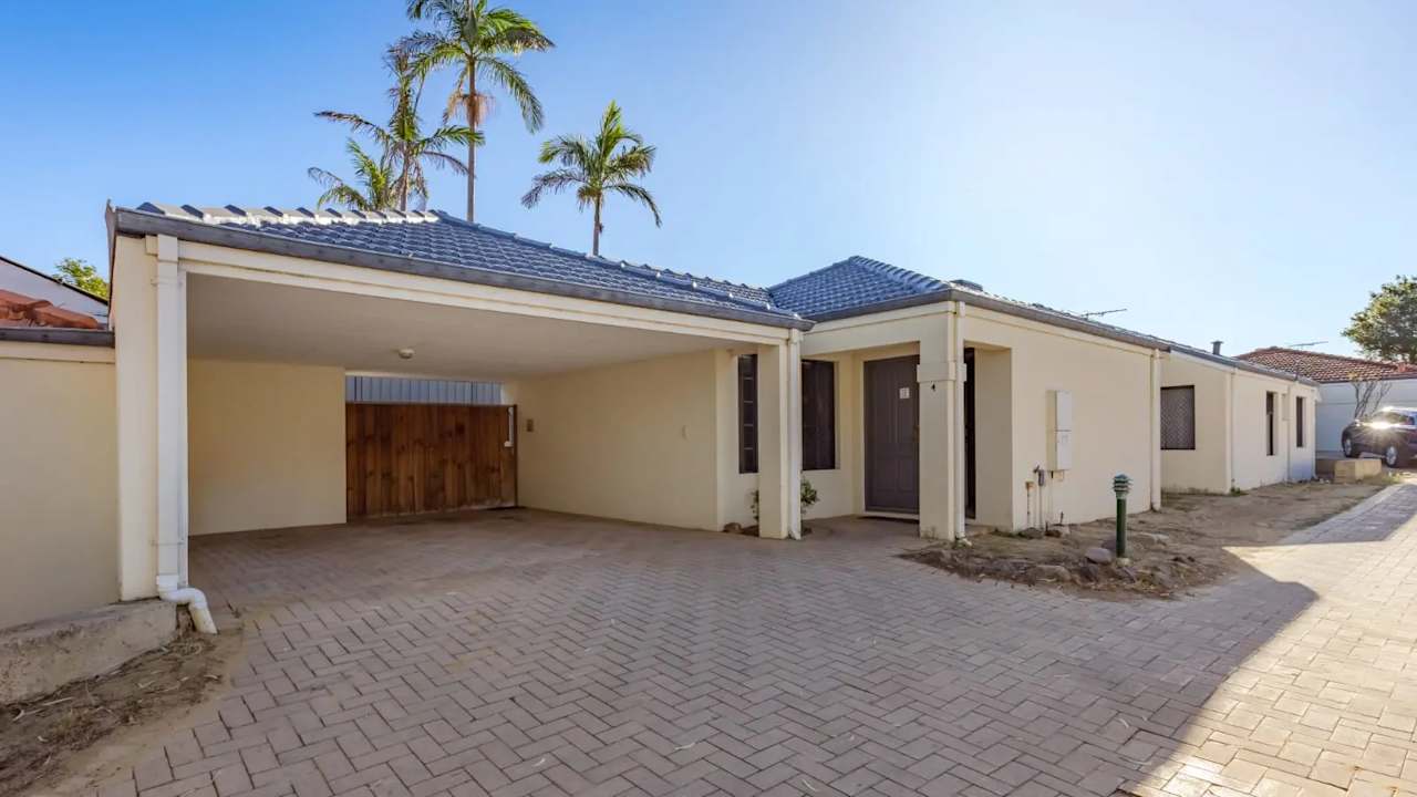 Furnished room in a share house