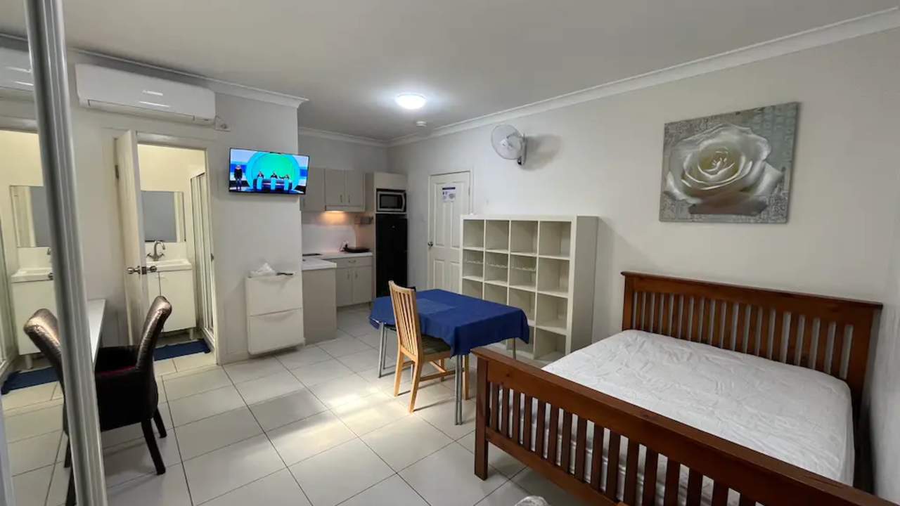 Furnished room studio flat for rent