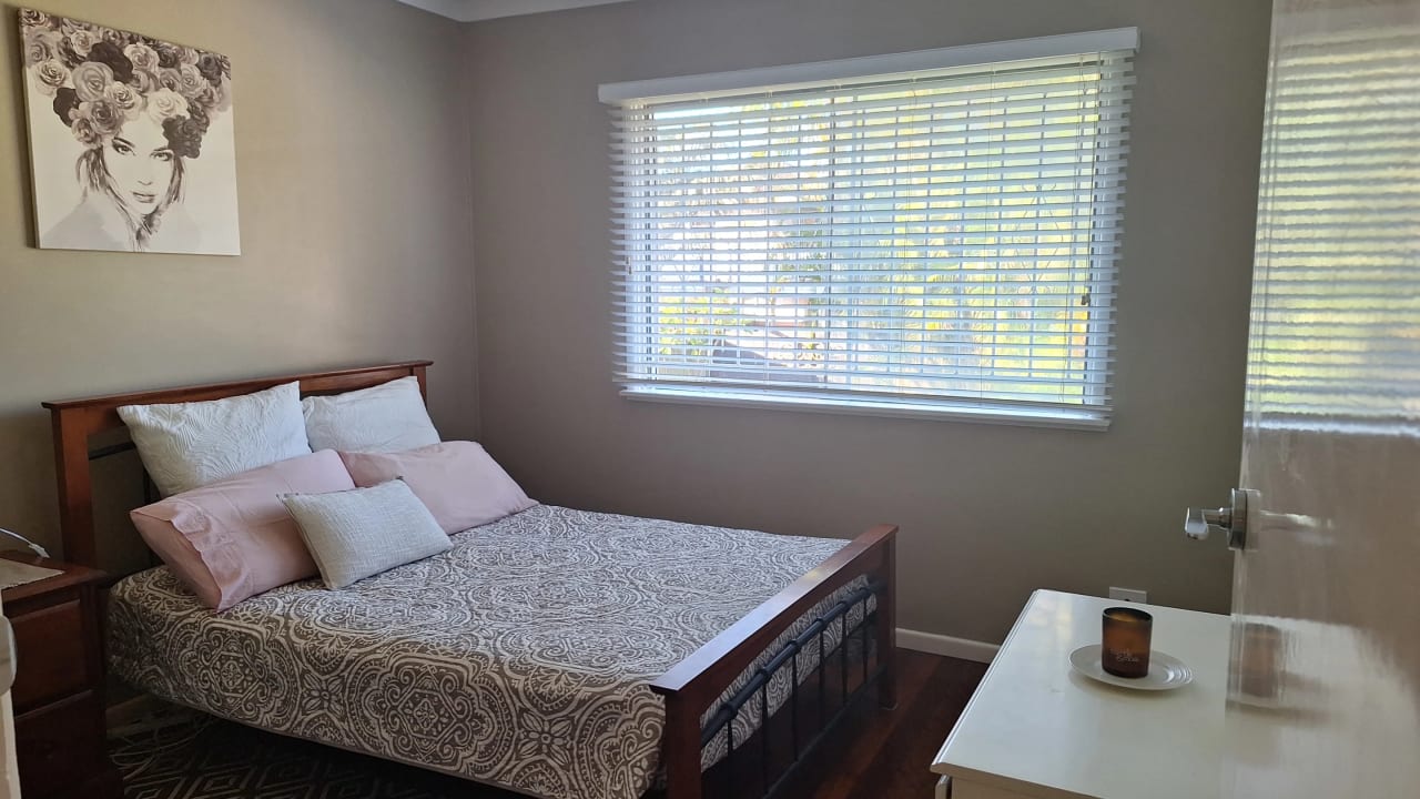 Room in a share house