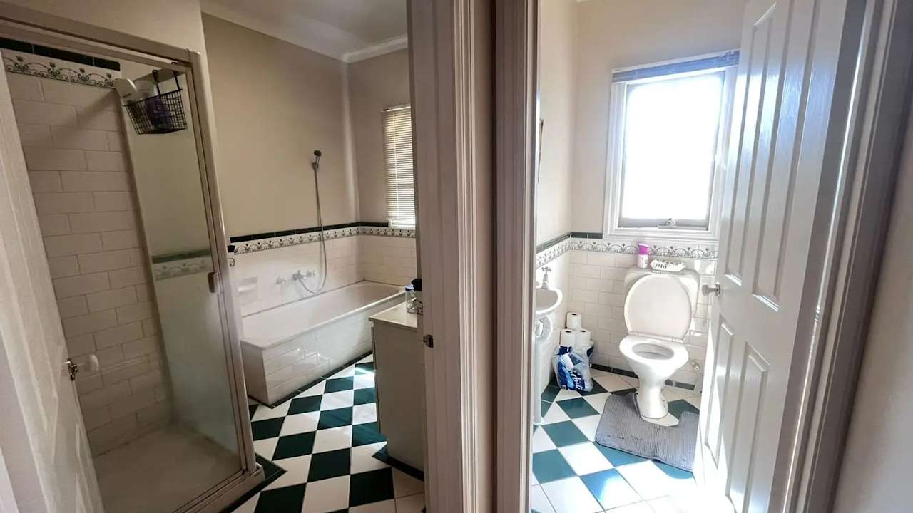 Furnished room in a share house