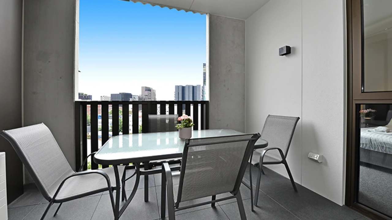 Whole property with 2 rooms for rent