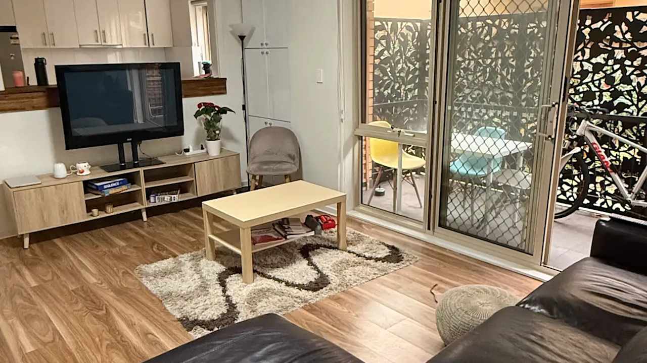 Furnished room in a flatshare