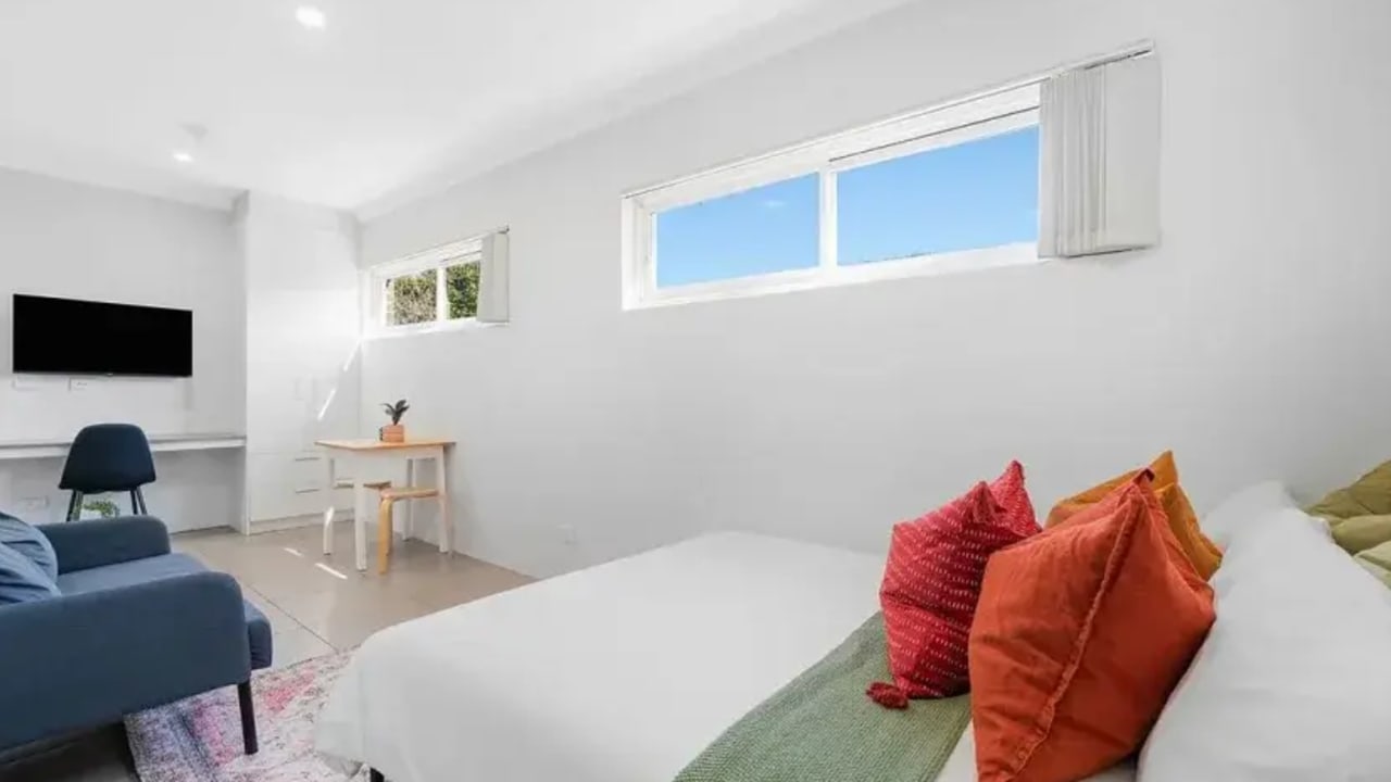 Room studio flat for rent