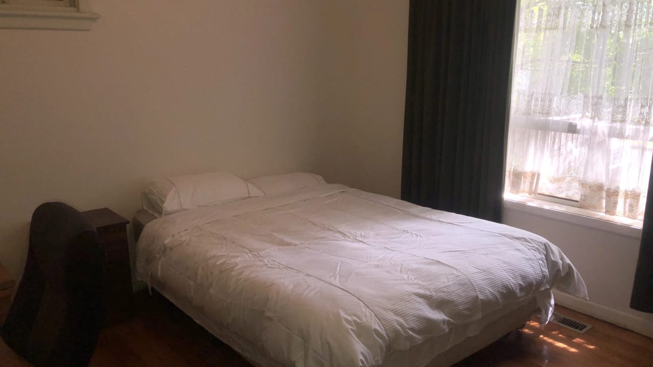 Room in a share house
