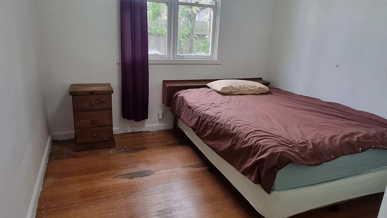 Room in a share house