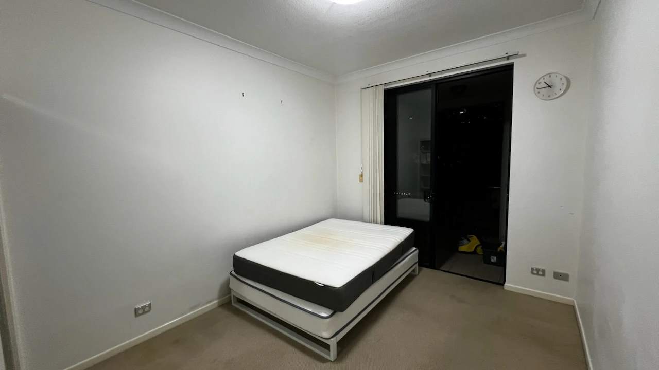 Unfurnished room with own bathroom