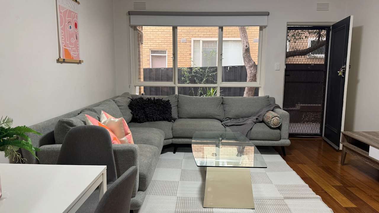 Whole property with 2 rooms for rent