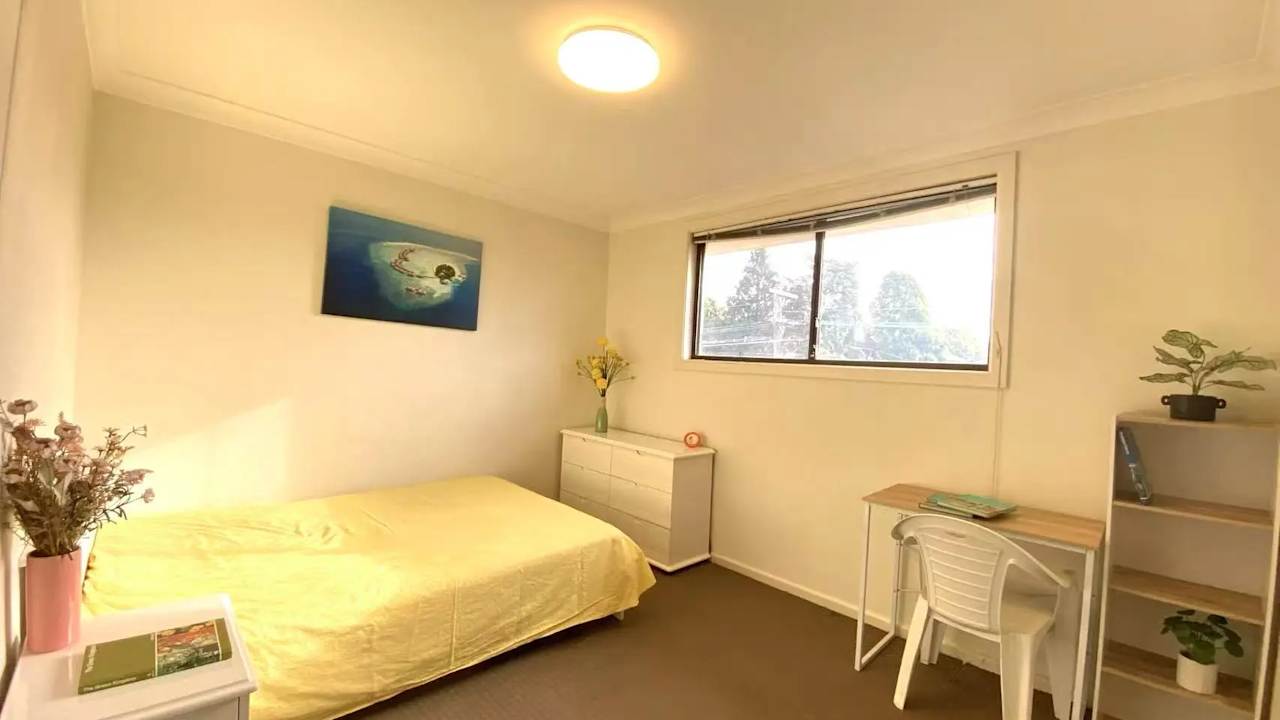 Furnished room in a share house