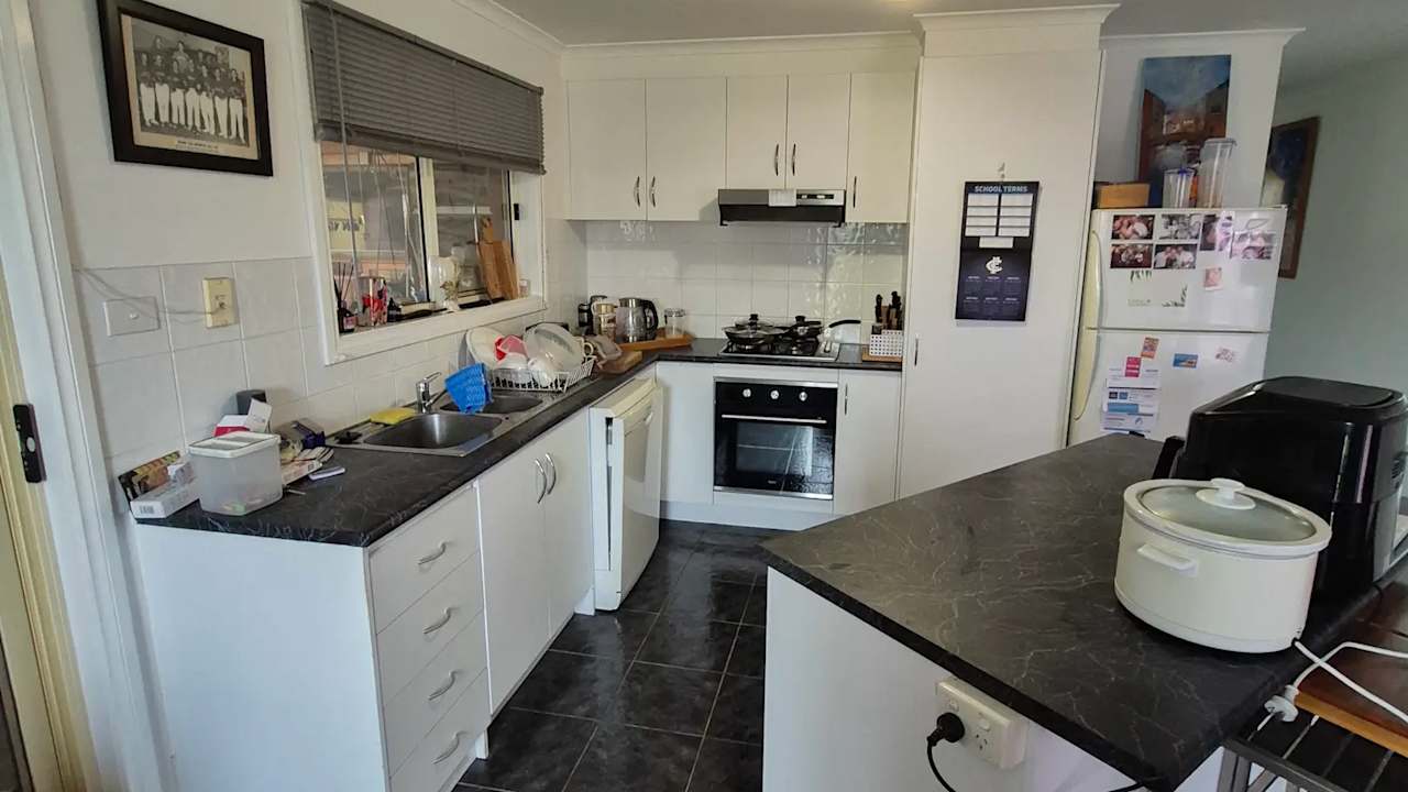 Furnished room in a share house